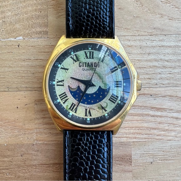 Gitano ladies moon phase dress watch NEW BATTERY - Picture 1 of 7